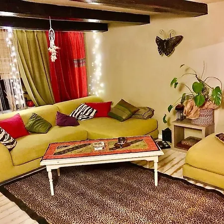 Pet Friendly Charming House With Garden Holiday home *
