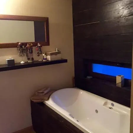 Pet Friendly Charming House With Garden