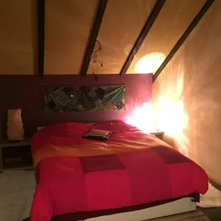Holiday home Pet Friendly Charming House With Garden *