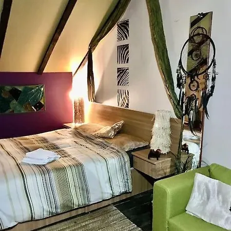 Holiday home Pet Friendly Charming House With Garden *